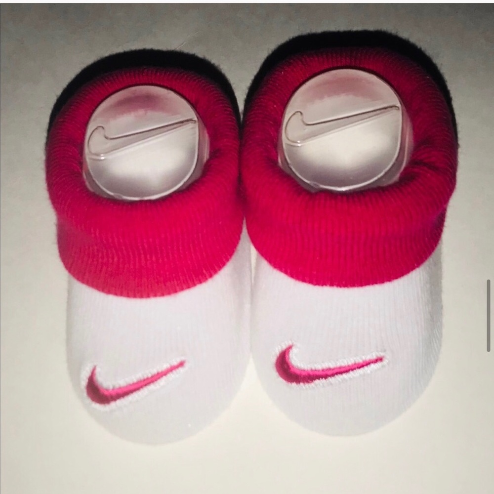 New Nike Red White Infant Booties 0-6 Month 2 Pair - Picture 14 of 16